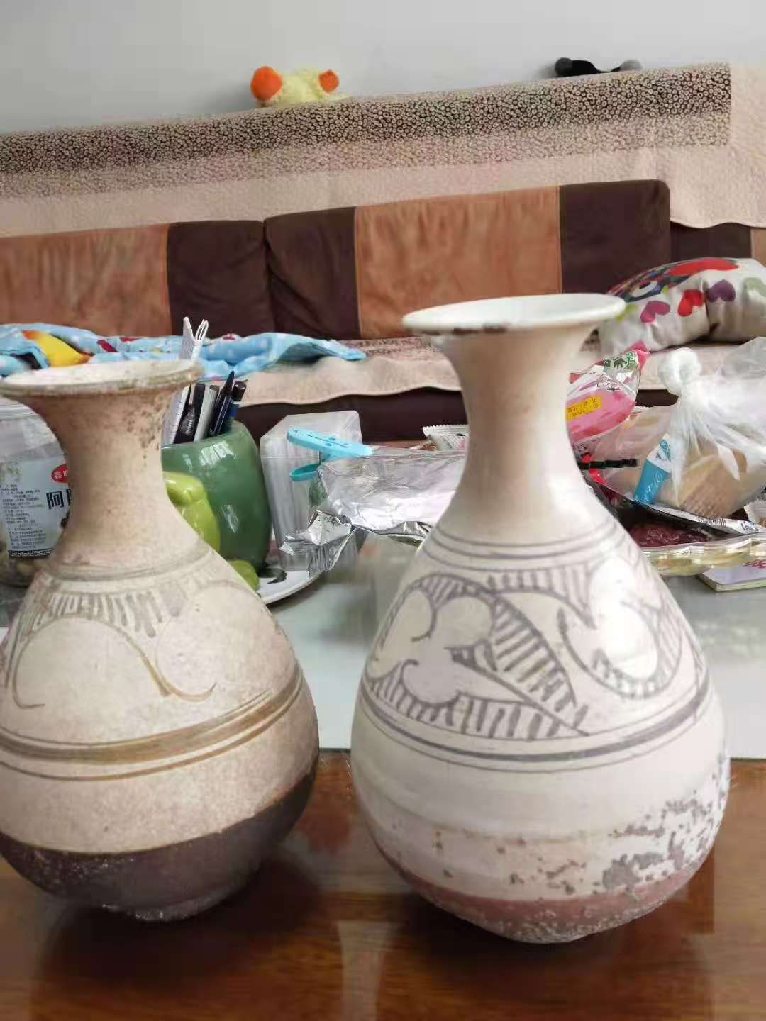 ��Ԫʱ�ڴ���Ҥ�׵׺ڻ������ƿ
